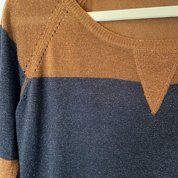 Women’s Size Medium Shimmer Top - Picture 4 of 6